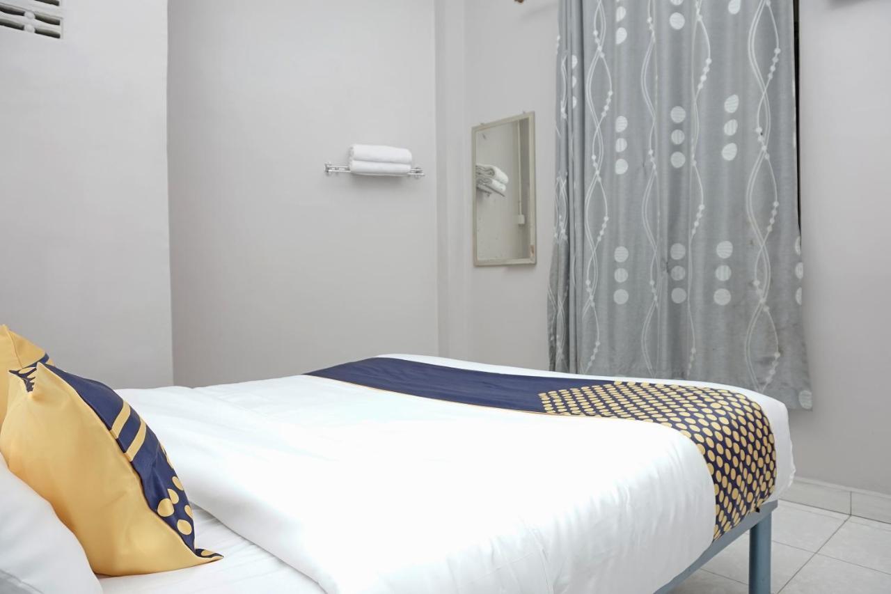 Oyo 2200 Hotel Gunung Sari Rantauprapat Экстерьер фото