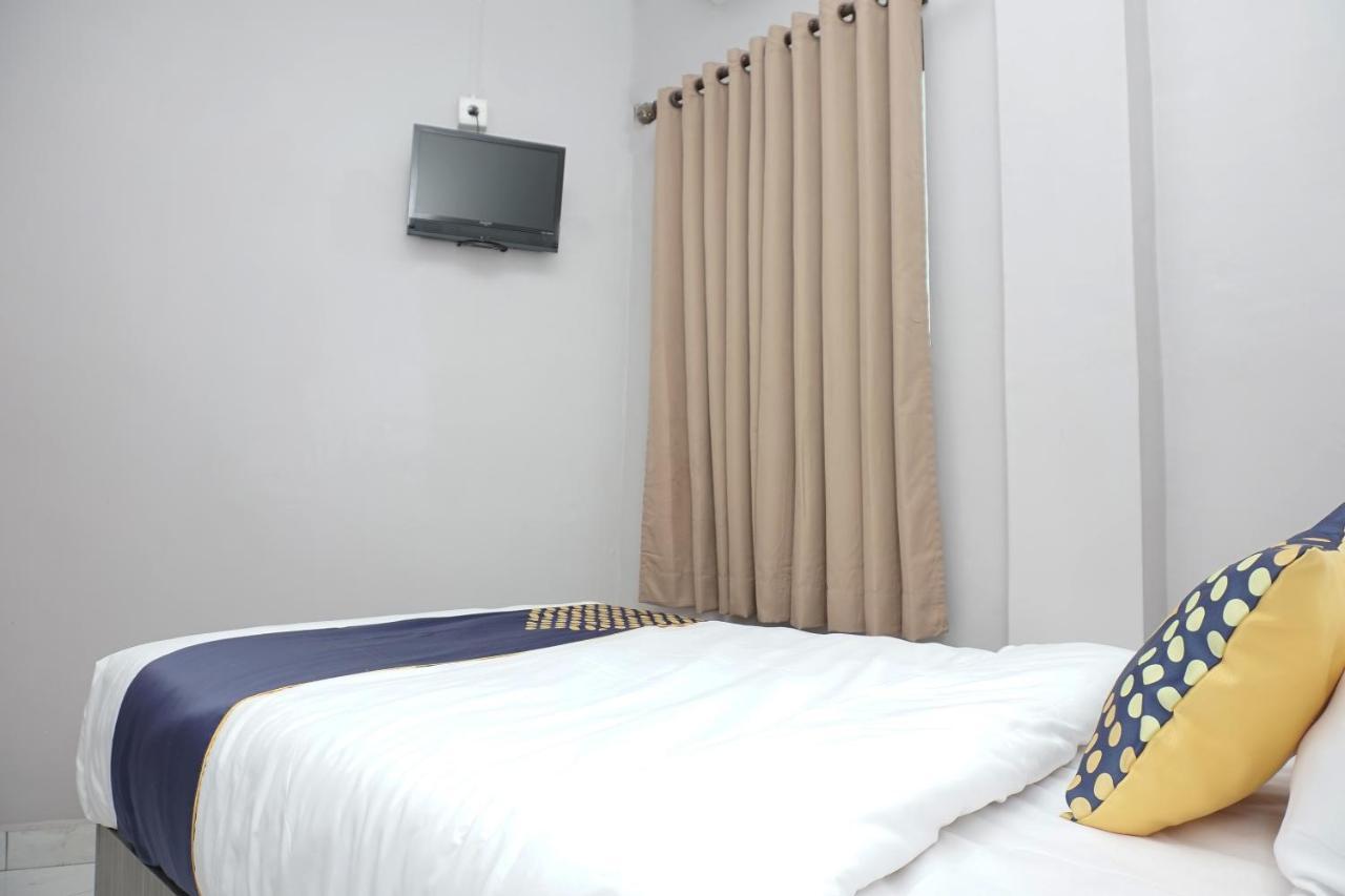 Oyo 2200 Hotel Gunung Sari Rantauprapat Экстерьер фото